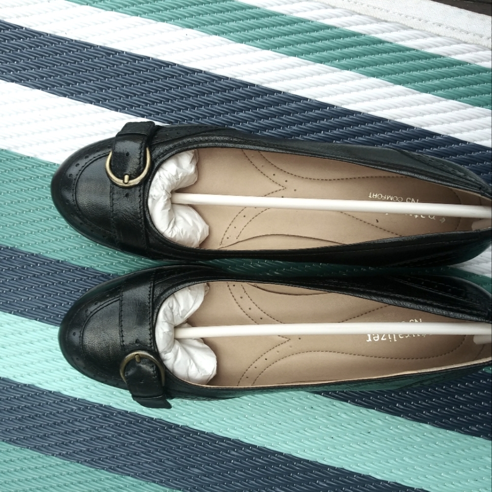 Naturalizer Flats